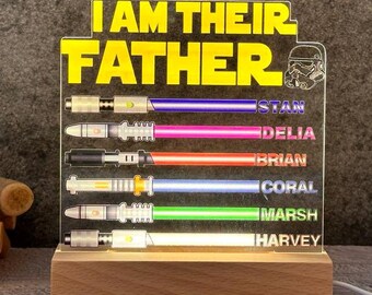 Personalisierte Vatertag Starwar Geschenke, Vatertagsgeschenk, kundenspezifisches Lichtschwert Zeichen, Familienschild, Best Dad In The Galaxy Acryl Plaque, OpaGift