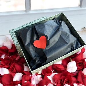 Carta velina nera chic per confezioni regalo di San Valentino - Elegante carta velina nera per regali per piccole aziende - Carta da regalo nera