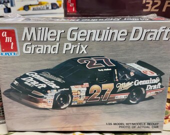 Miller Genuine Draft Grand Prix, Rusty Wallace 6961 amt ERTL 1990 Model 1/25 scale.New Old Stock. Sealed with Shelf/age wear