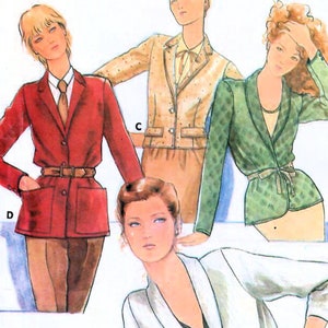 Puede incluir: Un patrón de costura para cuatro estilos diferentes de chaquetas. El patrón es para la talla 16 e incluye instrucciones para una chaqueta blanca, roja, verde y marrón. El patrón es de Quick & Easy Butterick y tiene el número 6466.