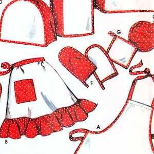 Puede incluir: Un patrón de costura para accesorios para el hogar, que incluye cubiertas para tostadoras de dos y cuatro rebanadas, cubierta para licuadora, delantales y agarraderas. El patrón incluye una variedad de diseños con lunares rojos y blancos.