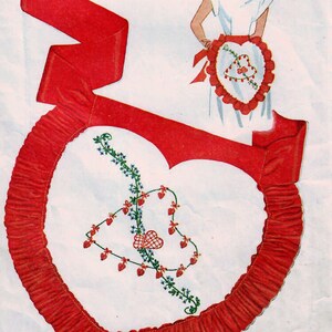 1940s Simplicity 7425 Vintage Transfer Pattern Valentine Apron, Party Apron, Heart Shaped Apron, Embroidered Apron One Size