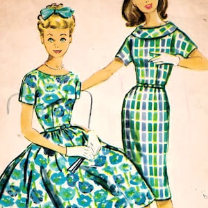 Puede incluir: Un patrón de costura vintage para un vestido con falda completa o falda ajustada. El patrón es para una adolescente y es fácil de coser. El patrón está impreso en un fondo rosa con un borde blanco. El número del patrón es 4931. El patrón es para un contorno de pecho de 71 cm.