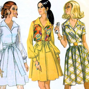 Puede incluir: Ilustración de tres vestidos vintage. El primero es un vestido azul claro con mangas largas y transparentes y una cintura anudada. El segundo es un vestido amarillo con un corpiño con estampado floral. El tercero es un vestido a cuadros con un cinturón blanco.