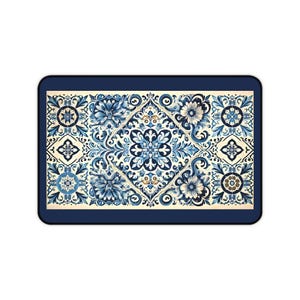 Könnte beinhalten: Eine blaue und weiße gemusterte Mauspad mit geometrischem Design. Die Mauspad hat einen dunkelblauen Rand.