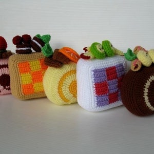 Crochet Pattern- SWISS ROLL CAKE -Playfood / Toys  (00351)