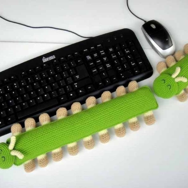 Crochet Pattern - CATERPILLAR - Keyboard and Mouse Wrist Rest - PDF/ Toys/ Deco  (00369)