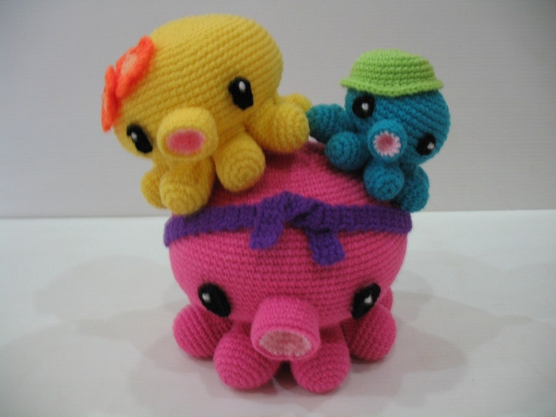Crochet Pattern OCTOPUS FAMILY Toys PDF 00385 image 1