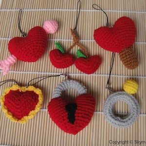 Miniature Crochet Pattern VALENTINE 2 Cell Phone Charm pdf 00343 image 1