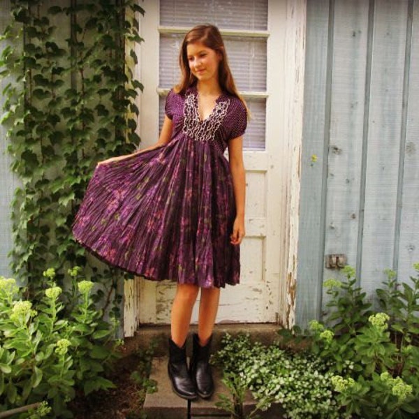 Med. Retro Purple Polka Dot Ruffled Floral Dress// Upcycled // emmevielle