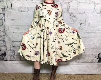 Med. Crewel Besticktes Langarm-Baumwollkleid