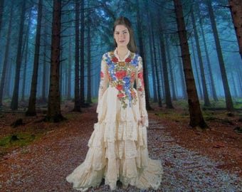 Sm. Gypsy Garden Applizierte abgestufte Spitze Brautkleid