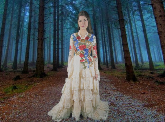 Sm. Gypsy Garden Appliqued Tiered Lace Wedding Dress