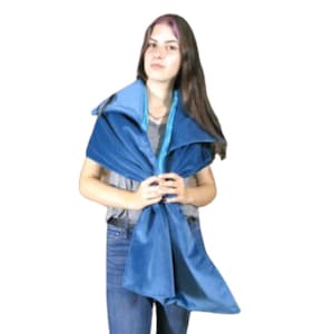 Retro Electric Blue Velvet Shawl - Funky Blue Stole - ThreadSmart
