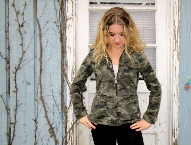 Sm Painted Camo Jacket Small ThreadSmart image 3