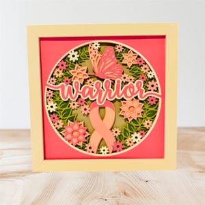 Caja de cartón en capas tridimensional con diseño de guerrero contra el cáncer de mama. Decoración única hecha a mano para el hogar, idea de regalo perfecta, arte en papel en capas