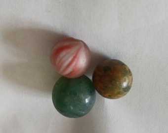196 Antique Marbles: Vitro 6- 8 Vein Cats Eye, German slag ribbon, Confetti, Christensen - Price is for the collection