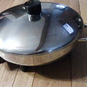 Farberware Electric Skillet - 12 x 2-1/2 - Great for extra cooking! Retails 70