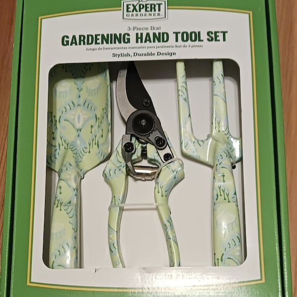 NEW 3 pc. Gardening Tool set - Trowel, Clippers & Cultivator
