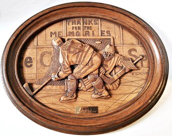 Wayne Gretzky #99 NHL, Oval Wood Plaque, 3D Sculptured, thanks for the memories, Kim Murray hockey, shooting puck on net, Canadian Artist