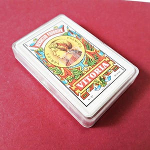 Jeu de 50 cartes Heraclio Fournier Vitoria fabriquées en Espagne, divers prix espagnols 1 à 13, boîte en plastique transparente