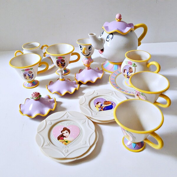 Disney Mrs. Potts Chip Cup Tea Set, Dollhouse tea party, Beauty and the Beast, Teapot, Saucers, Cups, 18 pieces, spin tops, Thinkway Toys