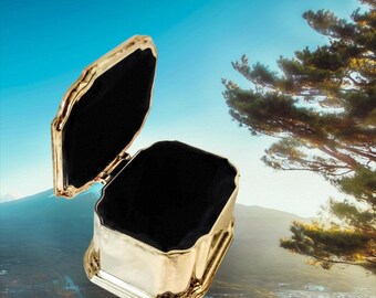 Silver Jewelry Box Black Velvet Lining dresser treasure box with Hinged Lid, Casket Trinket Box Special Silver Plated Ring Gift Box Keepsake