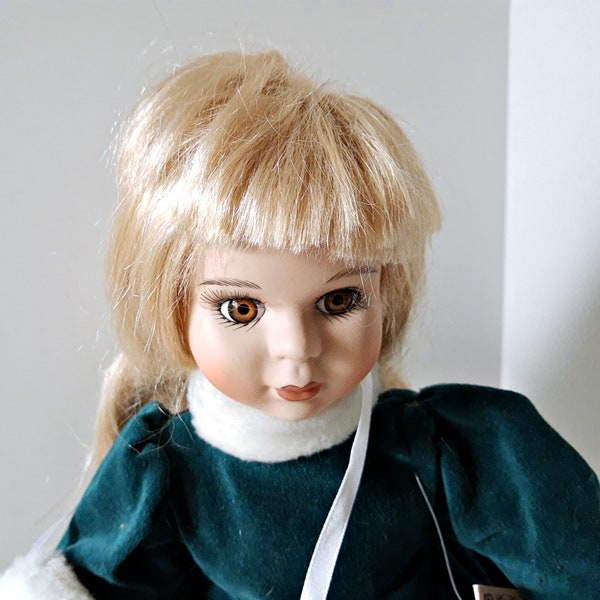 Vanessa Ricardi Doll fine porcelain doll Limited Edition, handmade hand painted 16 inch tall, green original outfit, blonde hair 1995 Series