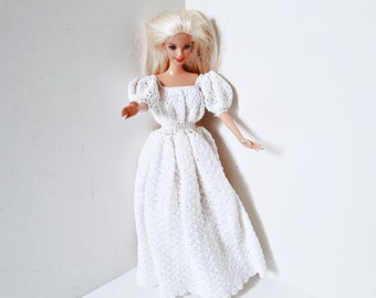 Mattel Barbie Doll 1999 Mattel Inc, girls crochet dress, long blonde hair, blue eyes, vintage