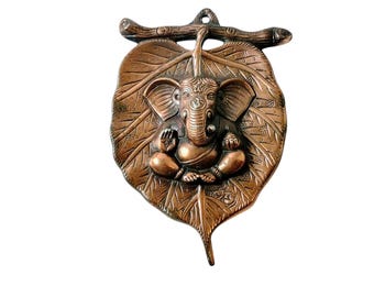 Décoration murale vintage en cuivre représentant Ganesha, avec feuille de figuier des pagodes (Ficus religiosa), style hindou