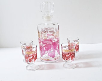 Luminarc France Decanter and 4 cordial stem glasses, Red grapes and berries Gold Gild Leaves, Mid Century, Matching Liqueur Set