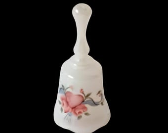 Cloche en verre Fenton vintage, cœur floral peint à la main, satin blanc