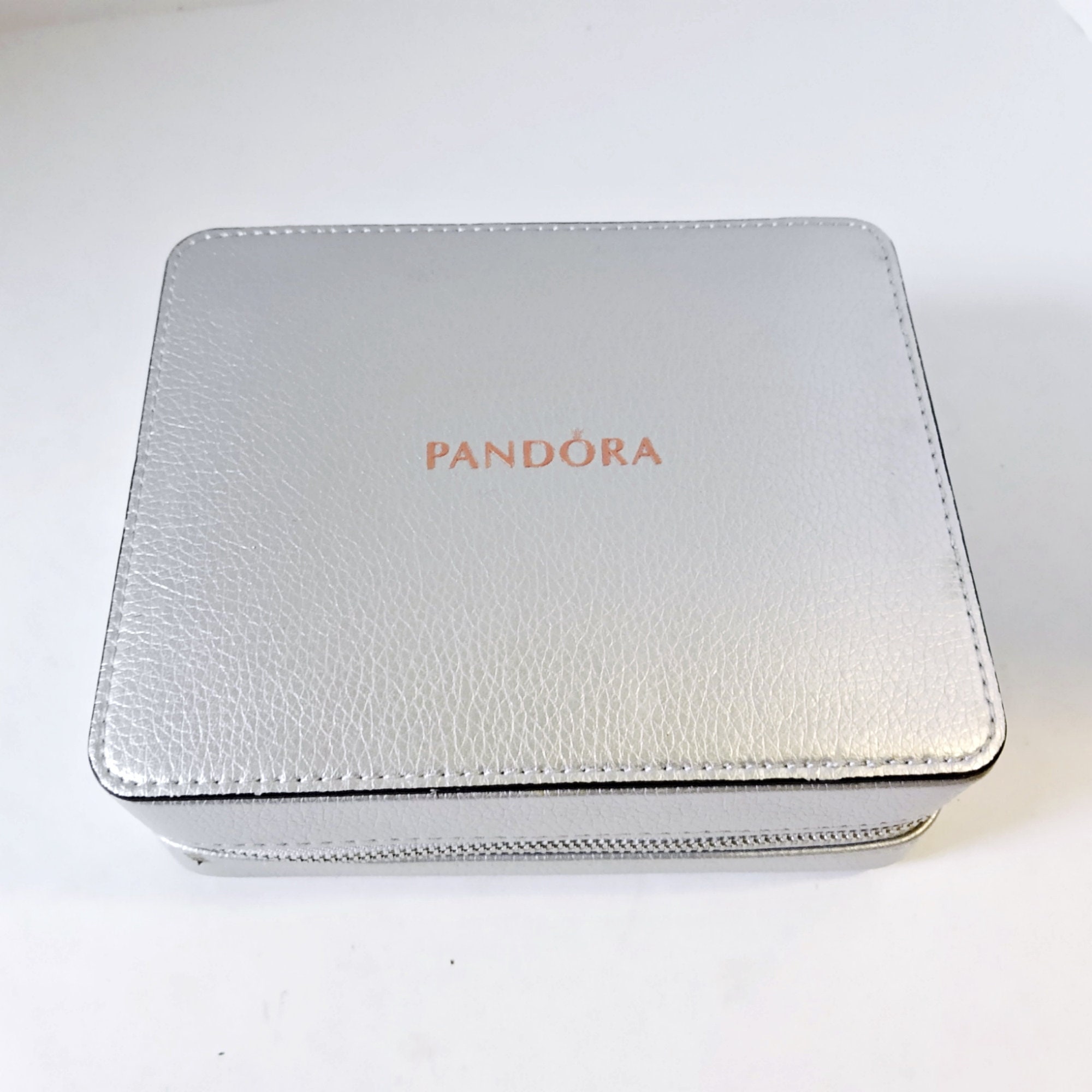 travel box pandora