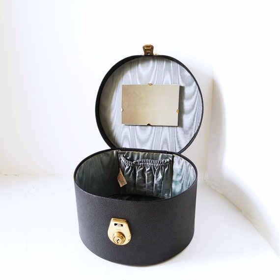 Round Box Purse, Made in England, Cheney Key Lock