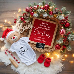 Annuncio di gravidanza digitale natalizio, nascita prevista a dicembre, modello neutro modificabile per le festività, rivelazione del sesso del bambino, social media CP0007