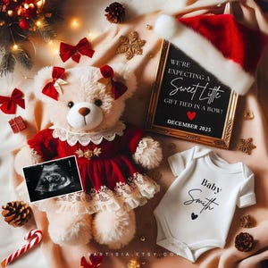 Faire-part de grossesse de Noël, faire-part de bébé de décembre, sexe de bébé révélé neutre, révélateur de médias sociaux, c'est une fille modèle de noeud