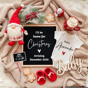 Annuncio di gravidanza dello gnomo, Natale, Nascita del bambino a dicembre, Data prevista, Rivelazione del sesso, Neutro, Semplice, Festività, Social media, Modificabile, Sarò a casa CP0068