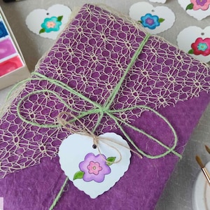 Étiquette cadeau coeur avec fleur, étiquette de boîte cadeau aquarelle colorée peinte à la main, lot de 6 étiquettes pour anniversaire, mariage et emballage créatif