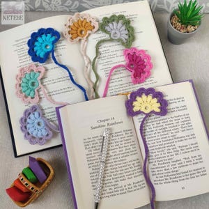 Crochet Flower Bookmark, Handmade Page Holder, Perfect for Book Lovers, Readers, Bookworms & Students, Crochet Bookmark Gift for Her