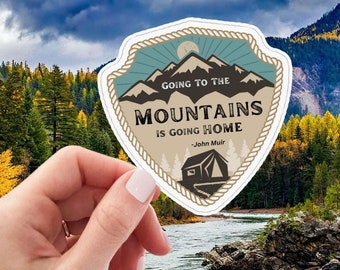 Adesivo in vinile con citazione di John Muir: decorazione per avventure in montagna