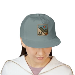 Gorra de surf retro: gorra de playa de nailon reciclado, ajustable con cierre a presión. imagen 6