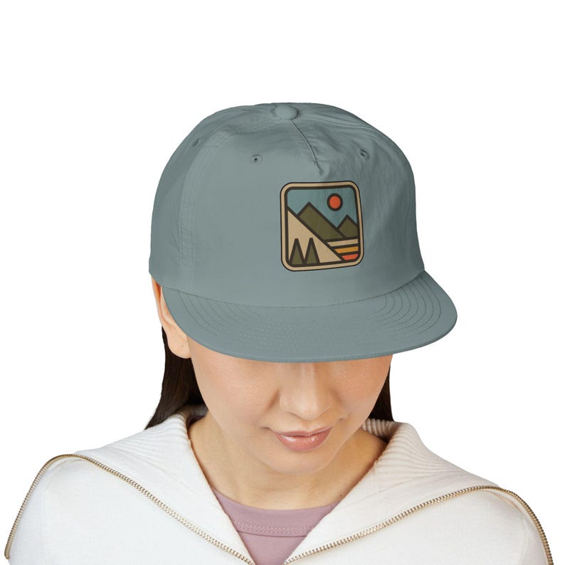 Gorra de surf retro: gorra de playa de nailon reciclado, ajustable con cierre a presión. imagen 6