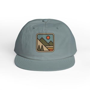 Gorra de surf retro: gorra de playa de nailon reciclado, ajustable con cierre a presión. imagen 5