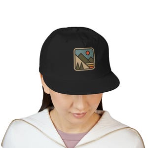 Gorra de surf retro: gorra de playa de nailon reciclado, ajustable con cierre a presión. imagen 4