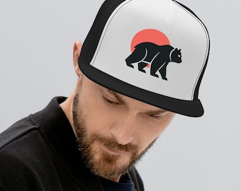 Gorra de camionero de espuma Stay Wild Bear: gorra de aventura bordada