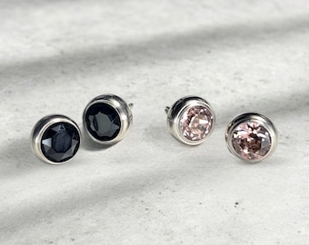 Pendientes de titanio HERRATHO "Annapurna" | Pendientes refinados con cristales Swarovski | seleccionable en 10 colores | 1 par | Hecho en Alemania