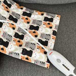 Close Together Cozy Cats, Flannel Heating Pad Cover, Replacement Cover, Fits a 12x15 in Pad, Snap Closure Cover, Cat Themed, Heating Pad