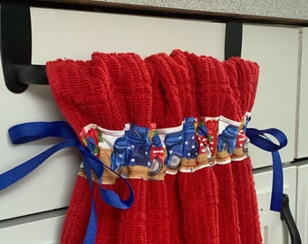 Summer Patriotic Trucks, Red Cotton Kitchen Towel, Hanging Towel, Summer Kitchen Towel, Patriotic Towel, 4th of July Towel, Summer Decor