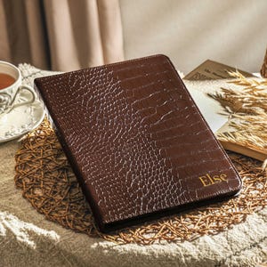 Coffee Crocodile Print Leather iPad Case, Stamping Pad Pro 2024, 2022/21 Case, iPad Air 2025/24 iPad 2024 2025 Cover, Personalized Gifts