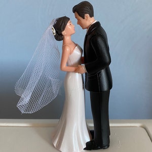 Bride Groom Cake Topper Bridal Wedding Day Reception Party Bride Groom Figures Theme Hair changed free Bridal Shower Gift